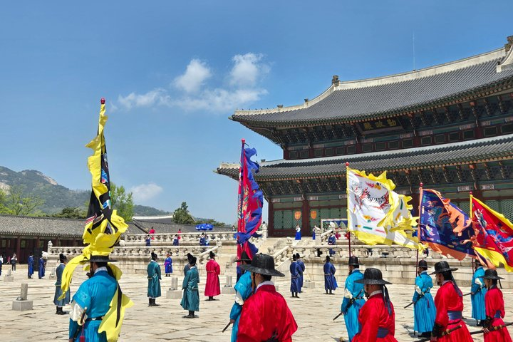 Private Layover Tour from Incheon Airport to Seoul - Photo 1 of 9
